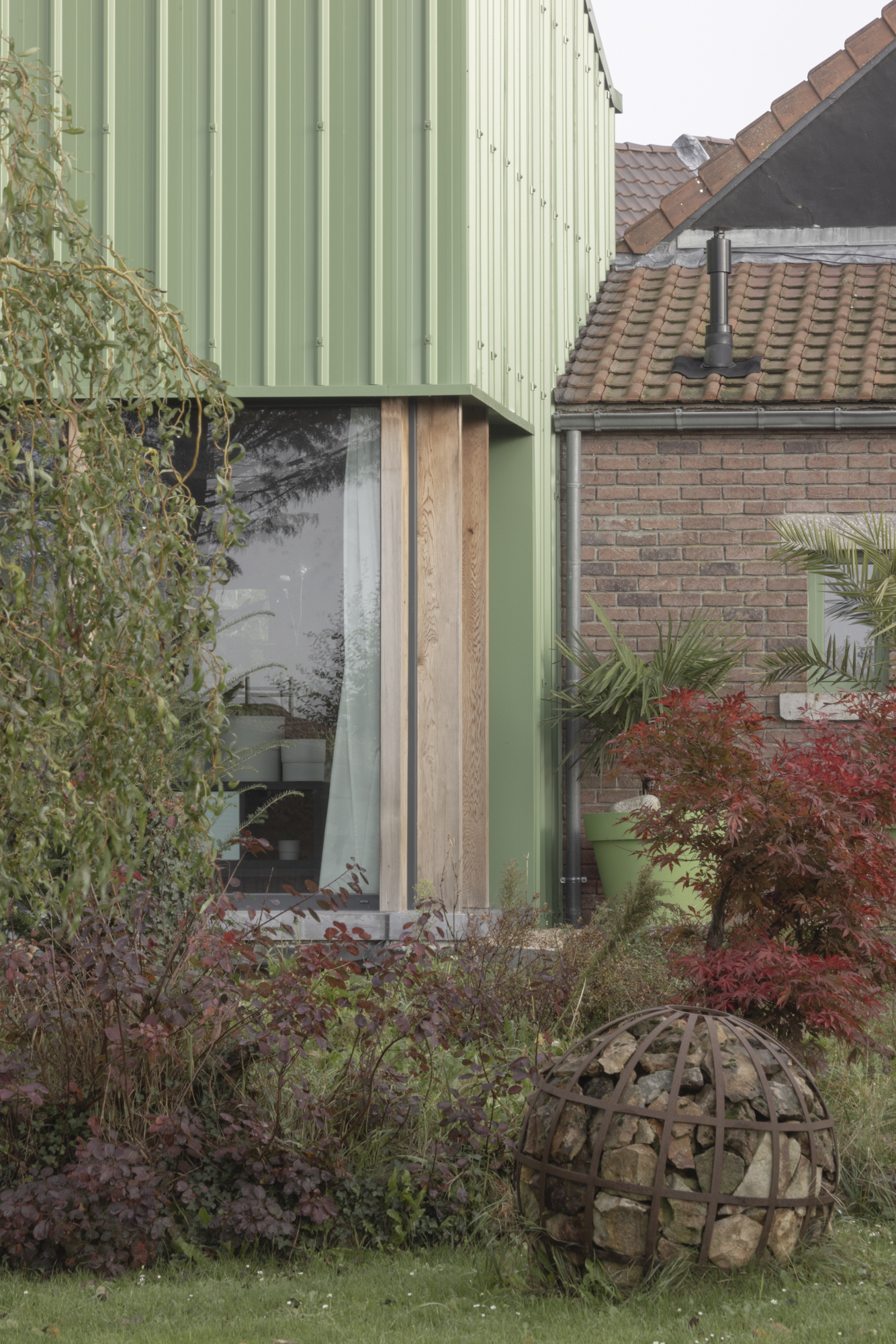 Assemblage des toitures entre la maison et l extension