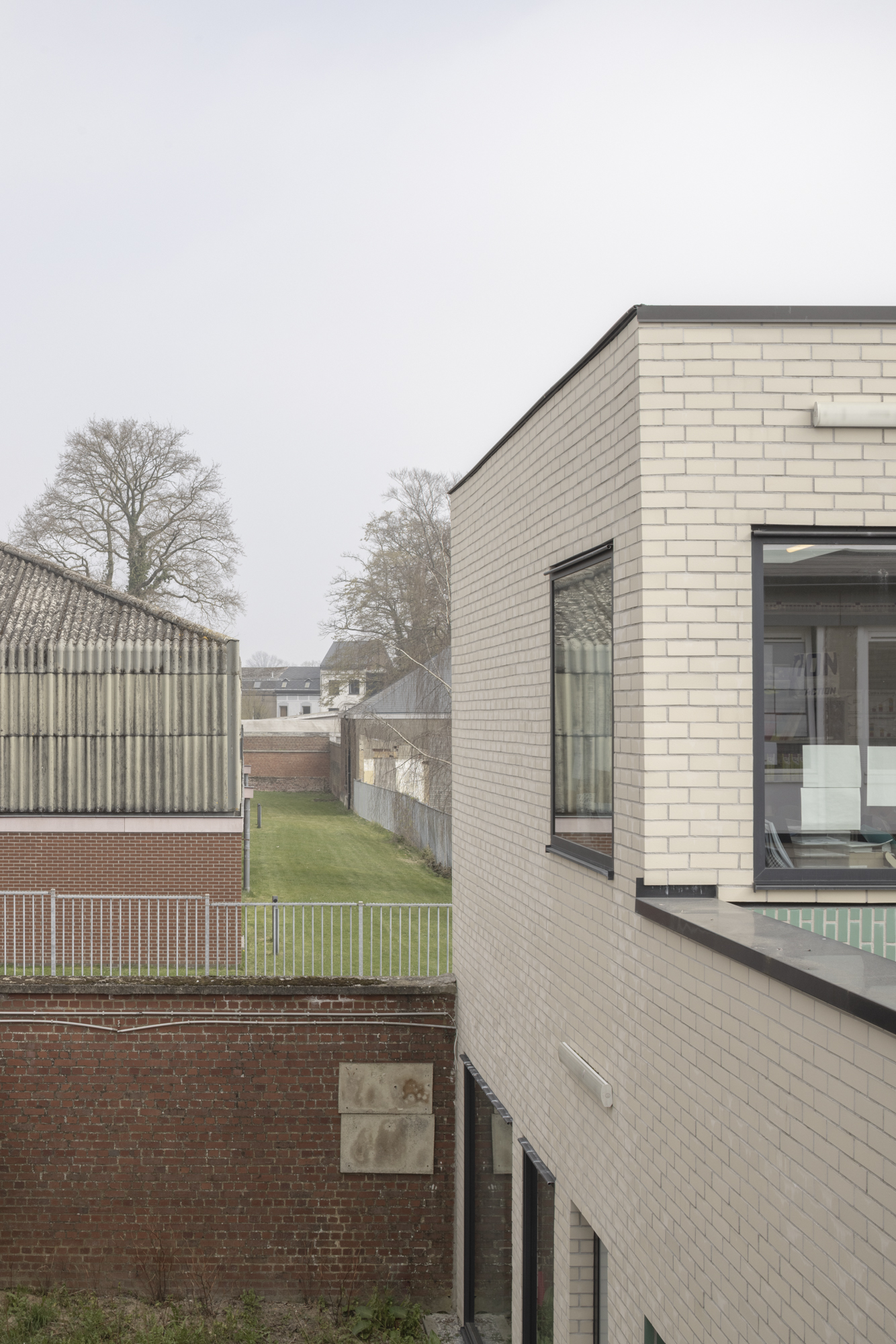 Extérieur extension école abords