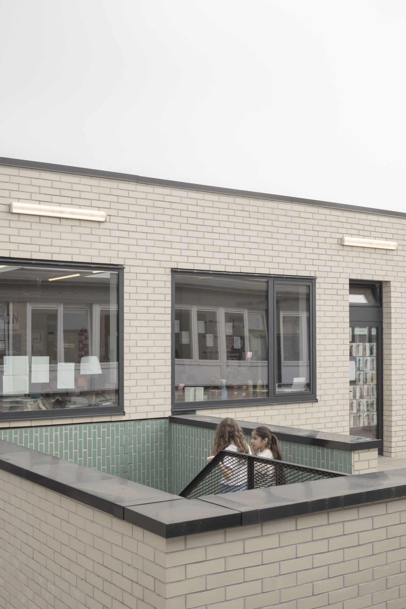 Extérieur extension école escalier acccès étage